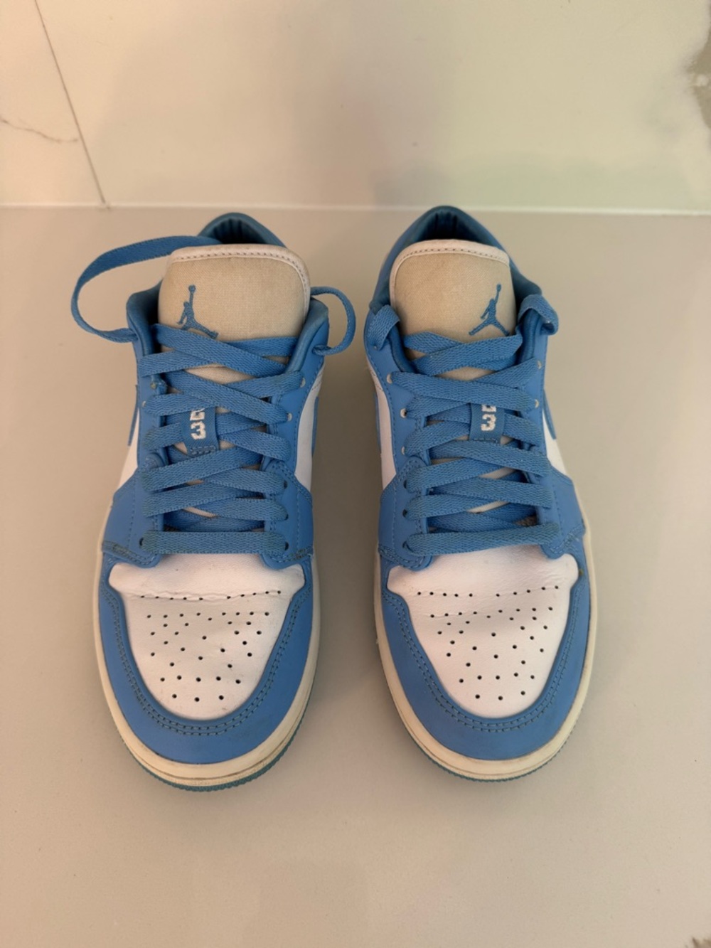 Jordan Kids Low-Top Sneakers in University Blue and White